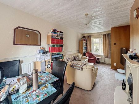 3 bedroom semi-detached house to rent - Photo 2