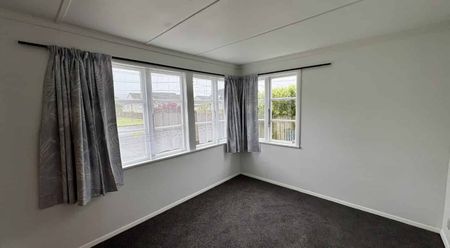 Spacious 2 Bedroom House in Taita - Photo 2