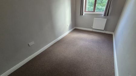 2 bed Terraced - To Let - Photo 2