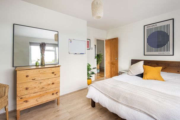 Queensbridge Court, E2 - Photo 1