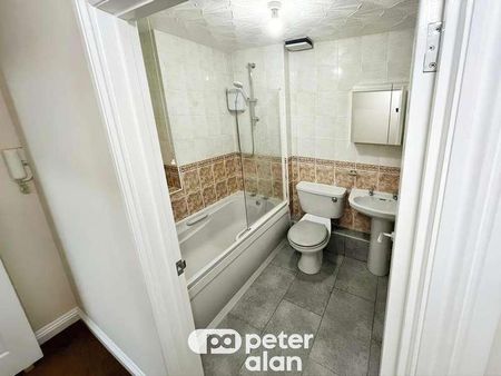 Gwern Avenue, Senghenydd, Caerphilly, CF83 - Photo 2