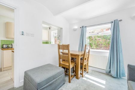 2 bedroom terraced house to rent - Photo 2