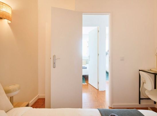 Rua Latino Coelho, Lisbon, Lisbon 1050-132 - Photo 1