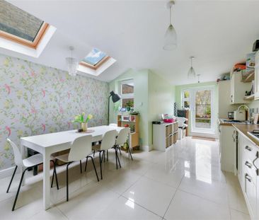 4 bedroom house to rent - Photo 1