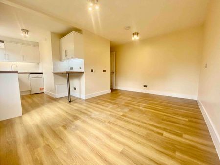 Studio to rent - Photo 2