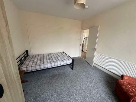 Arnesby Road: Bedroom House, NG7 - Photo 4