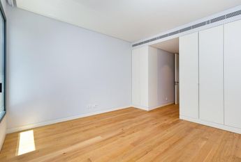 2 Bedroom Apartment with a view, Largo do Rato, Lisboa