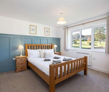 Lansdown Gardens, Chillerton, Newport, PO30 - Photo 4