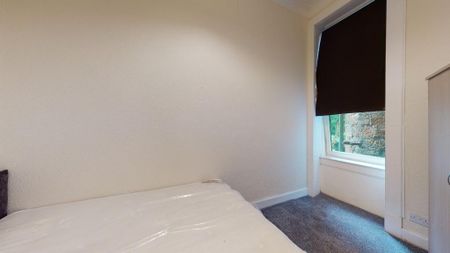 5 bedroom flat to rent - Photo 4