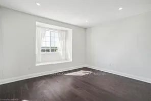 Condo Townhouse For Lease | W9248363 - Photo 4