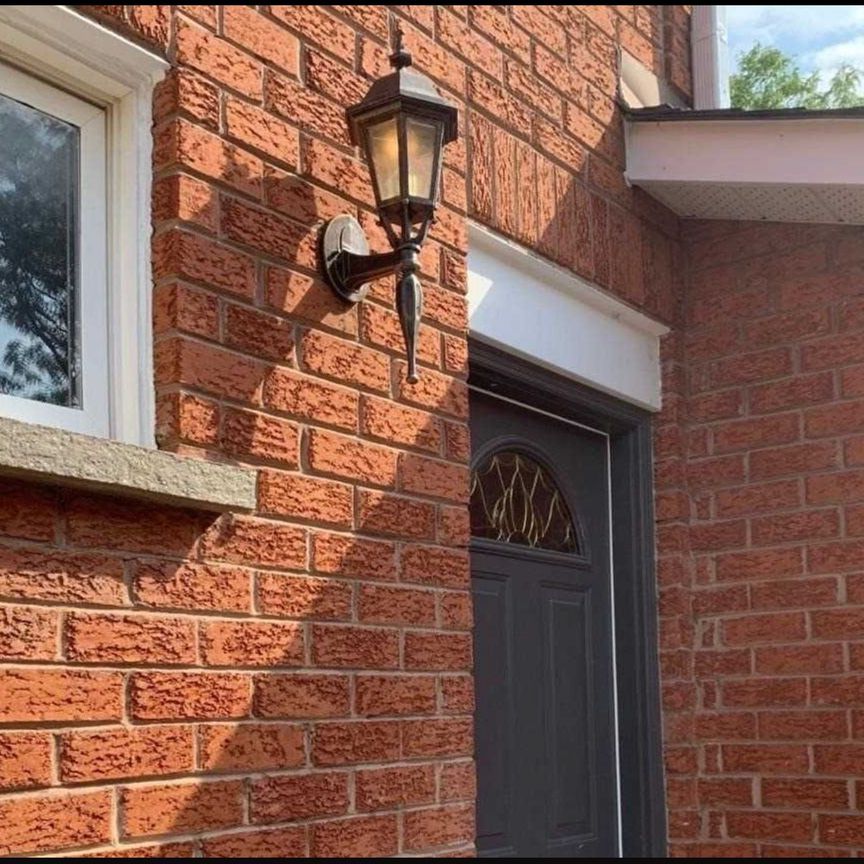 For Lease - 1540 Manorbrook Crt. N/A Unit# 3BR Legal Basement, Mississauga, Ontario - Photo 1