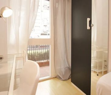 Carrer de Caballero, Barcelona, Catalonia 08014 - Photo 3