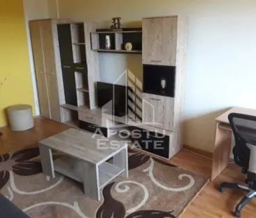 Apartament cu 2 camere,decomandat,in zona Intim. - Photo 6