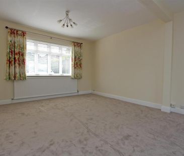 2 bedroom detached bungalow to rent - Photo 3