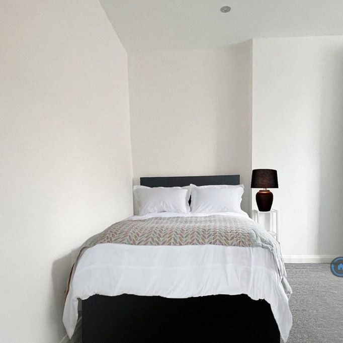 1 bedroom in a house share to rent - Photo 1