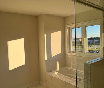 For Lease - 33 Rochester Drive, Barrie, Ontario - Photo 2