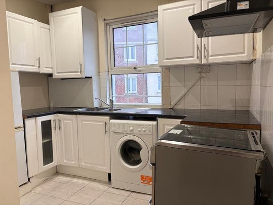 2 bedroom flat to rent - Photo 1