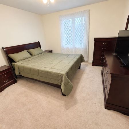 For Lease - 675 Waverly Street, Oshawa, Ontario - Photo 4