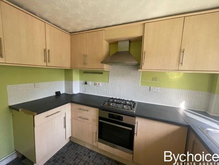 2 bedroom end of terrace house to rent - Photo 2