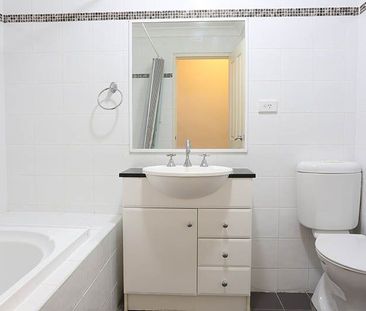 Convenient and Comfortable Unit in Prime Location - Short Walk To S... - Photo 6