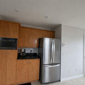 CONDO 4½ HAUT DE GAMME – MAGOG – ÉTAGE SUPÉRIEUR – BIEN INSONORISÉ – THERMOPOMPE - Photo 2