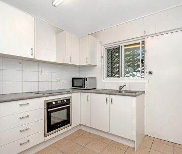 Neat, Tidy and Spacious! - Photo 4