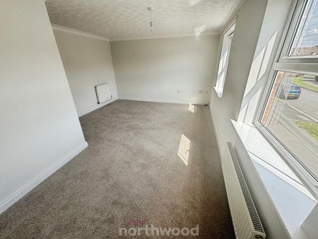 4 bedroom semi-detached house to rent - Photo 3