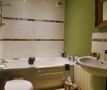 3 bedroom terraced house to rent - Photo 6