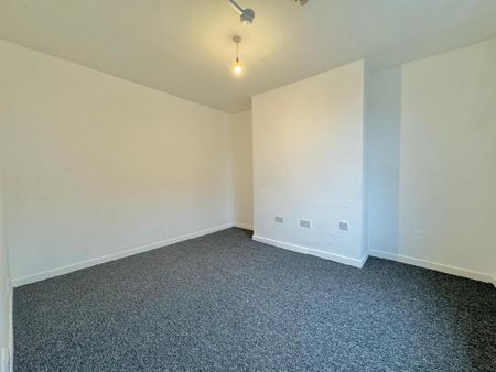4 bedroom terraced house to rent - Photo 2