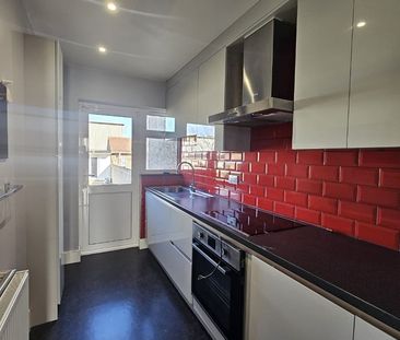3 Bed Terraced House, Ballards Road, NW2 - Photo 6
