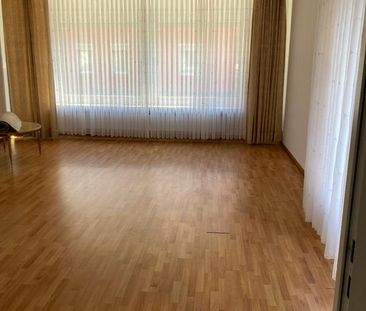 Helle, renovierte Single - Wohnung 62qm mit Terrasse - Photo 2