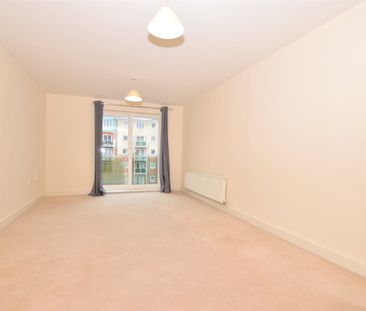 Reynolds Avenue, Redhill, Surrey, RH1 - Photo 1