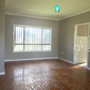 3 Bedroom Family Home - Photo 3