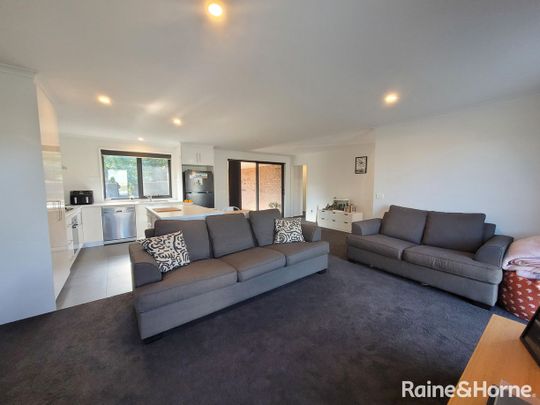 Charming Family Home In Kingston - Photo 1