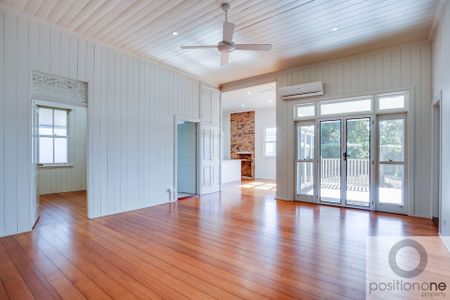 Beautiful 4 Bedroom Queenslander! - Photo 5