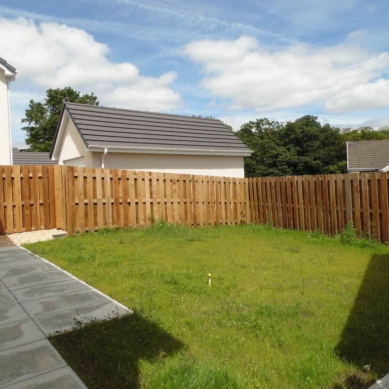 4 bedroom detached house to rent - Photo 1