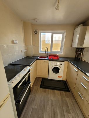 3 Bed Flat, Cotham, BS6 - Photo 1