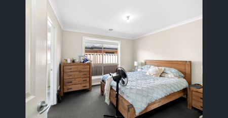 THREE BEDROOM HOME IN SEBASTOPOL - Photo 5