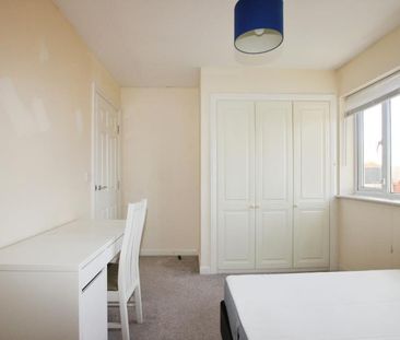 4 bedroom townhouse to rent - Photo 5