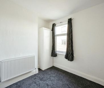 High Road, Doncaster, Balby - Photo 3