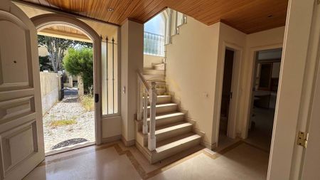 3 bedroom luxury Villa for rent in Cascais, Lisbon - Photo 3