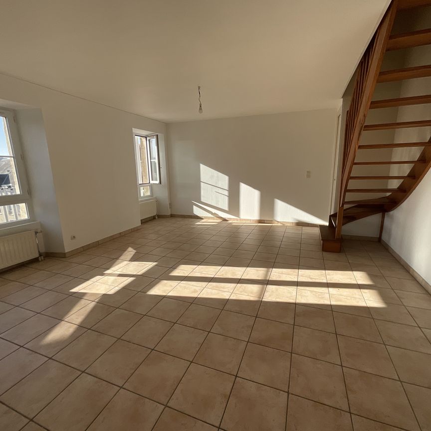 Location Appartement 4 pièces 98m² BOURGES 18000 - Photo 1