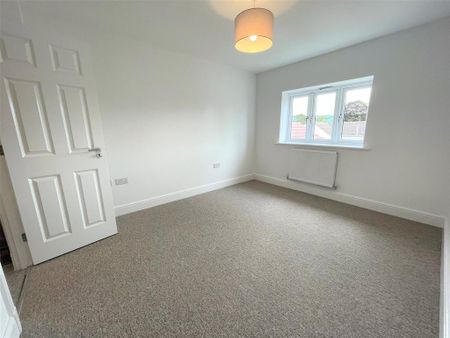 3 bedroom semi-detached house to rent - Photo 3