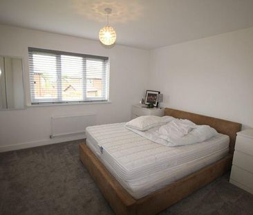 3 bedroom semi-detached house to rent - Photo 6
