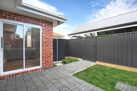 385 Buckley Street, Essendon VIC 3040 - Photo 4