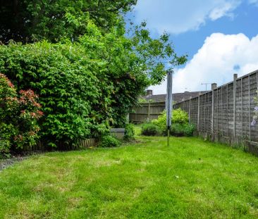 Ardingly Close, Ifield, RH11 - Photo 2
