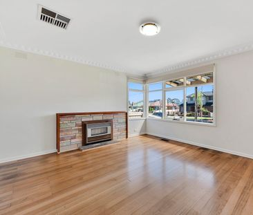 Ideally located 3 bedroom home - Photo 1