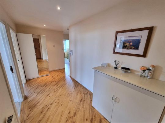 3 bedroom flat to rent - Photo 1