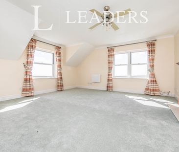 2 bedroom apartment to rent Undercliff Road East, Felixstowe, IP11 - Photo 2