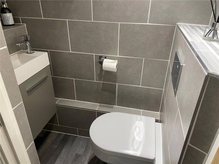 2 bedroom semi-detached house to rent - Photo 4